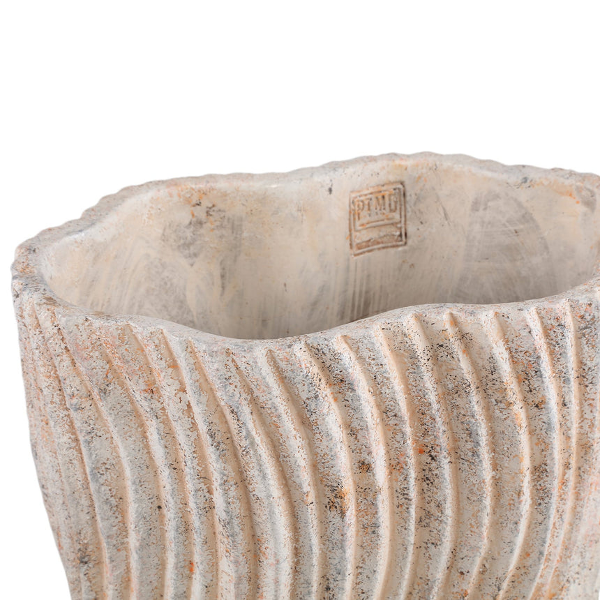 Robbien beton virágtartó