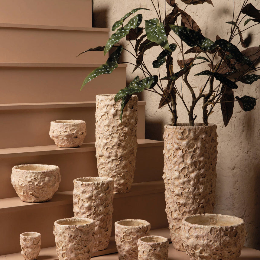 Romas beton virágtartó