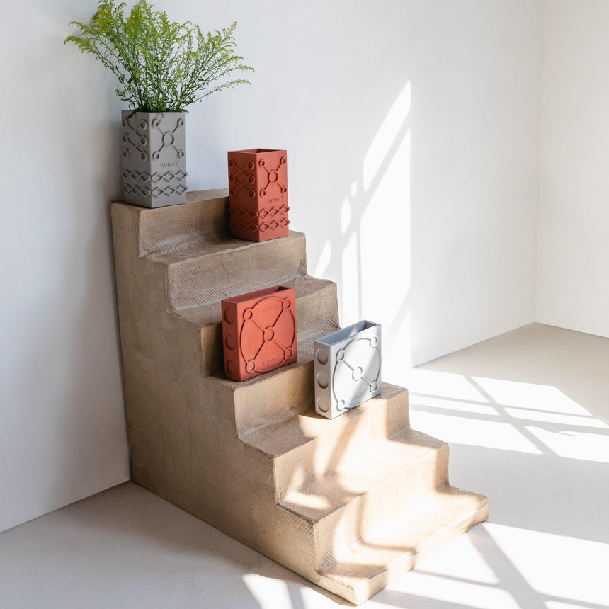 Graphic Flat concrete vase