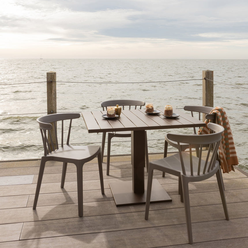 Tesso állítható magasságú kerti asztal – Praktikum és tartósság