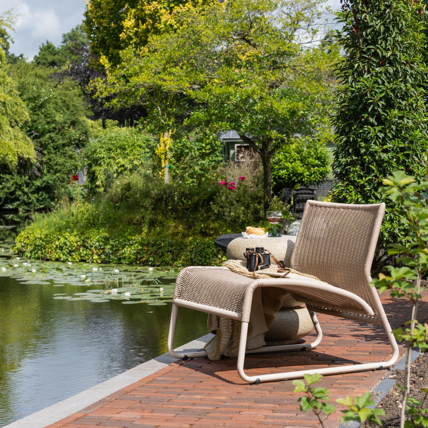 West kerti lounge fotel – Modern design és kényelem