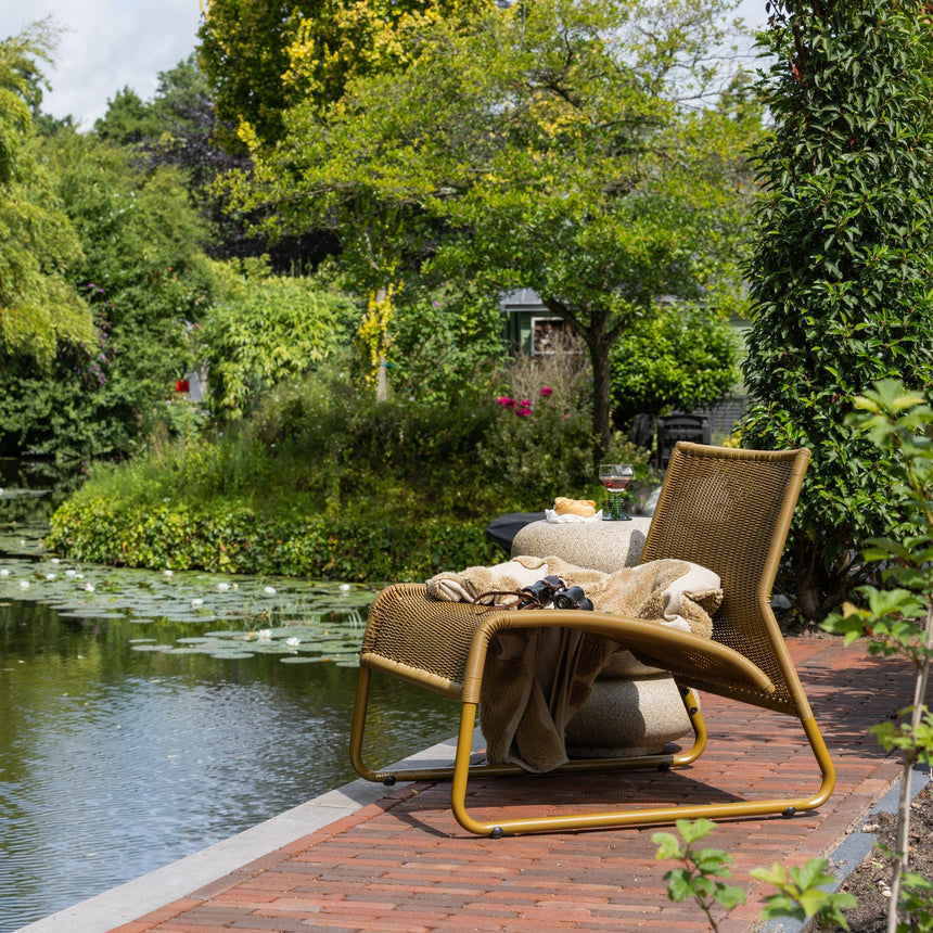 West kerti lounge fotel – Modern design és kényelem