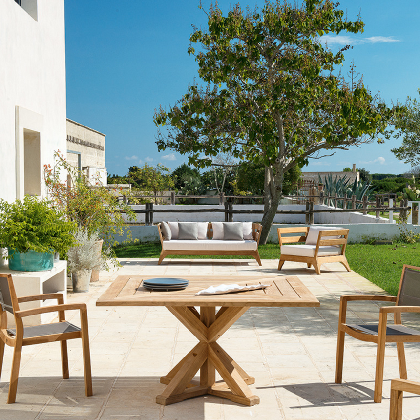 Kilt garden coffee table