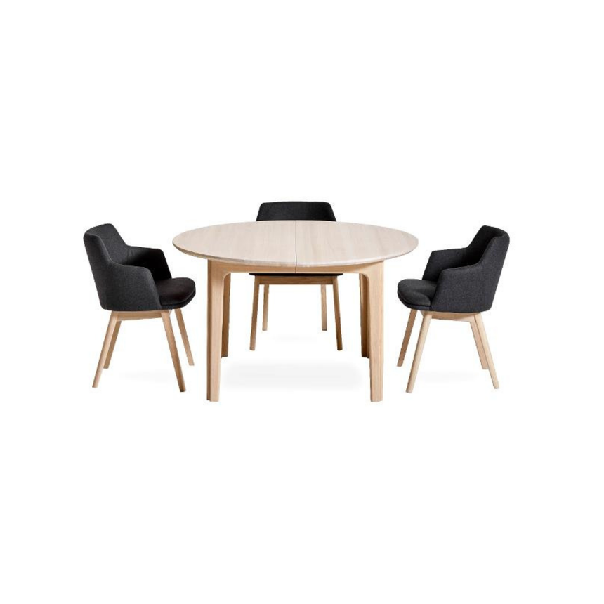 Skovby 112 bővíthető étkezőasztal