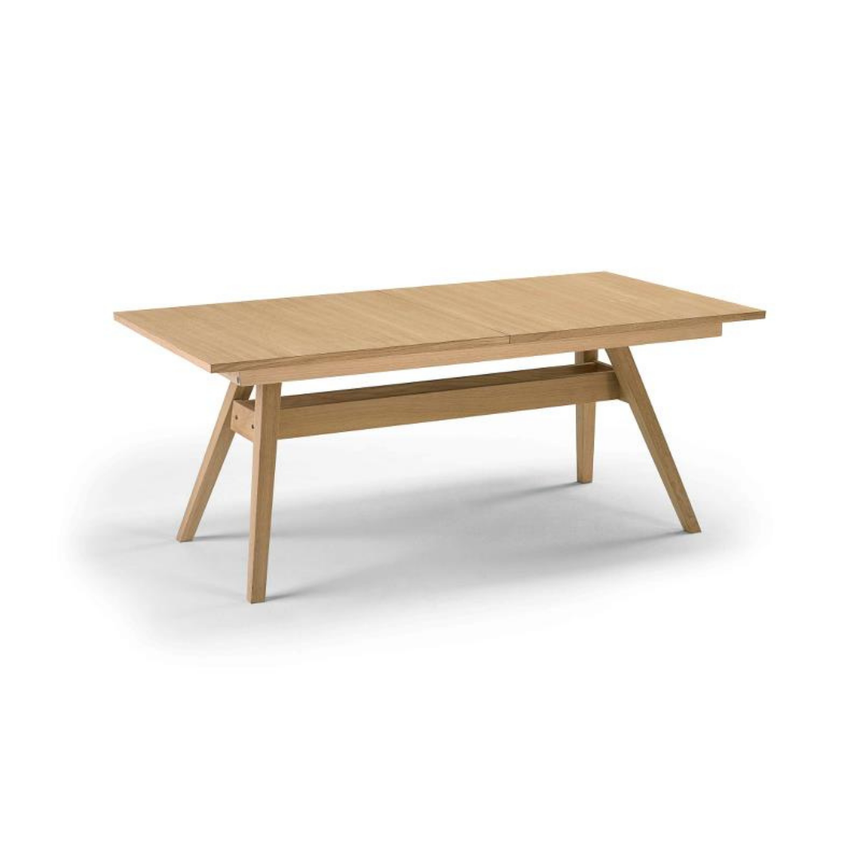 Skovby 11 bővíthető étkezőasztal