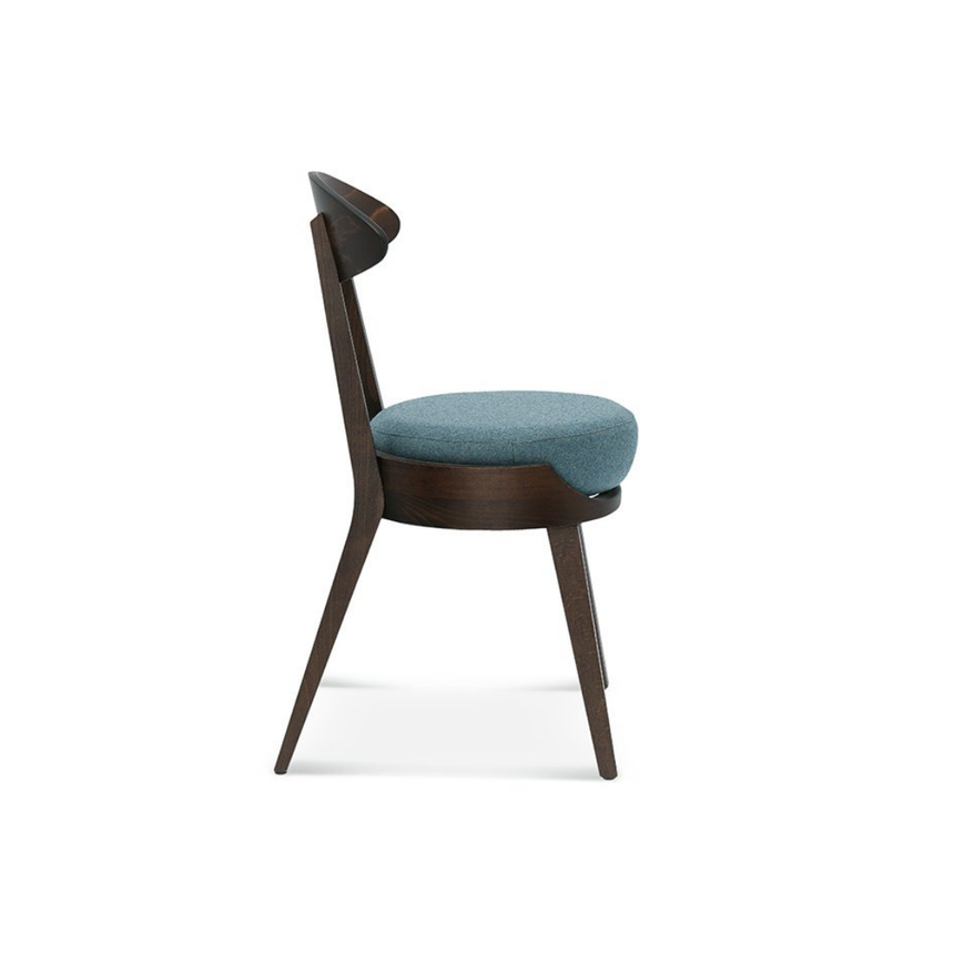 Uma chair