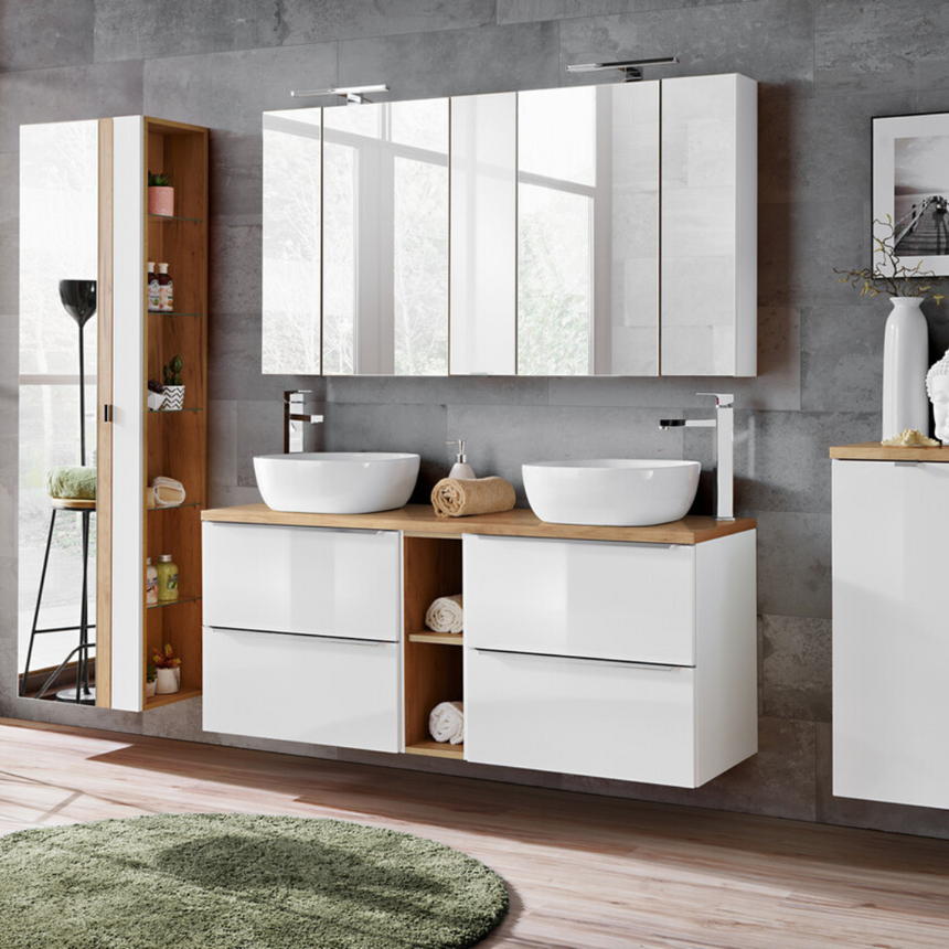 Baggy woven chenille pouf