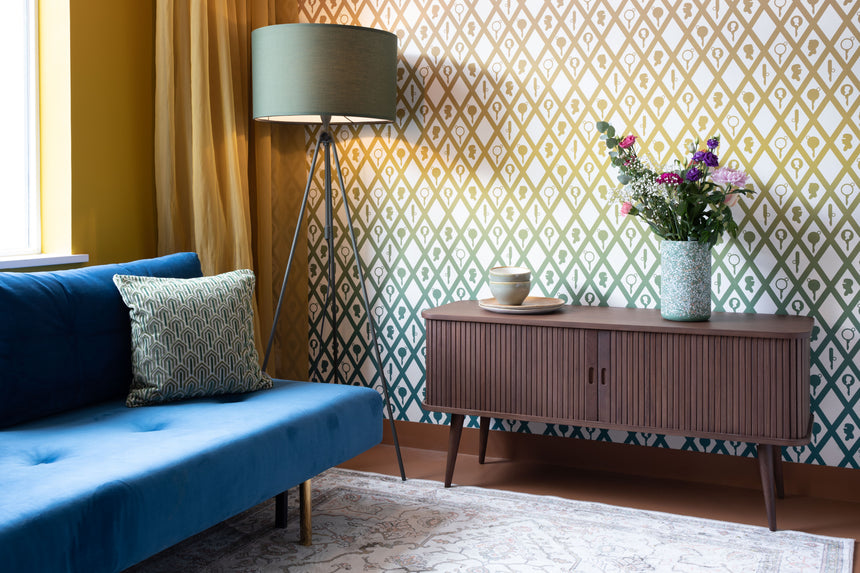 Barbier wooden chest of drawers with sliding doors