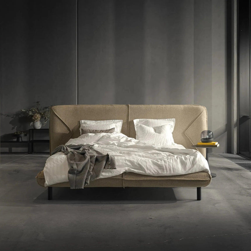 Round bed frame