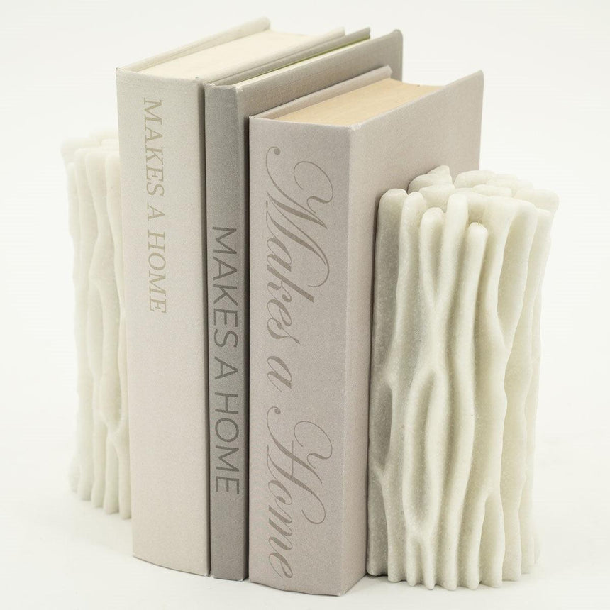 Daria resin bookshelf