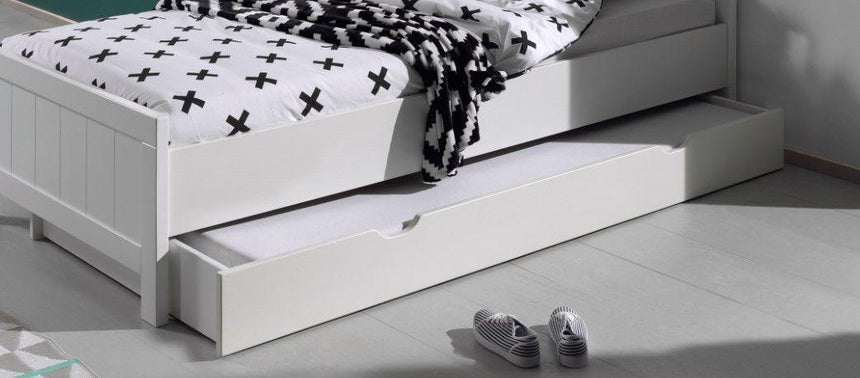 Erik wooden children's bedding holder