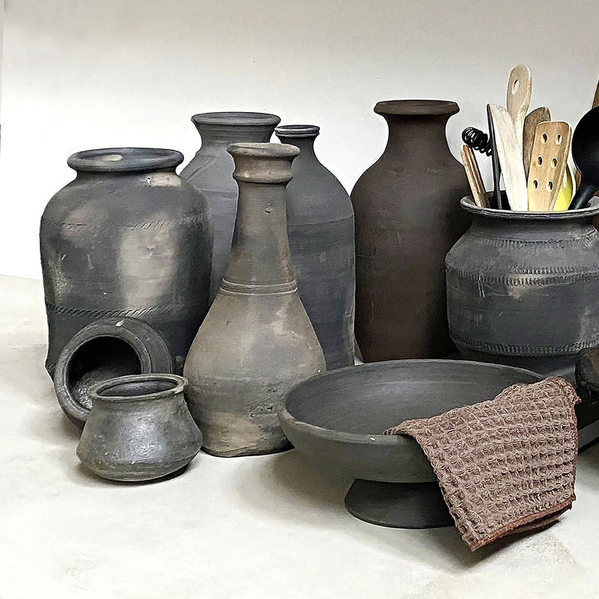 Sujan ceramic vase
