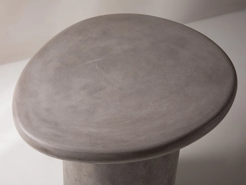 Daria concrete storage table