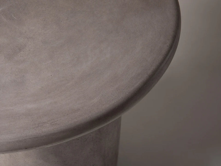 Daria concrete storage table