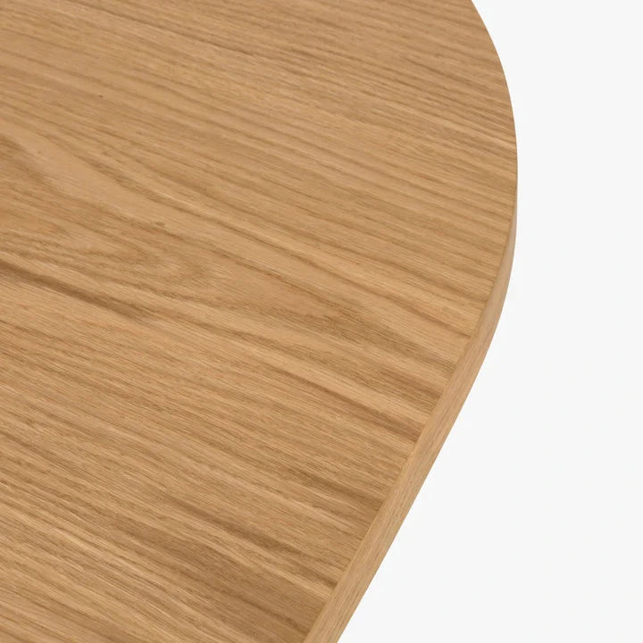 Nido extendable wooden dining table with dark brown legs