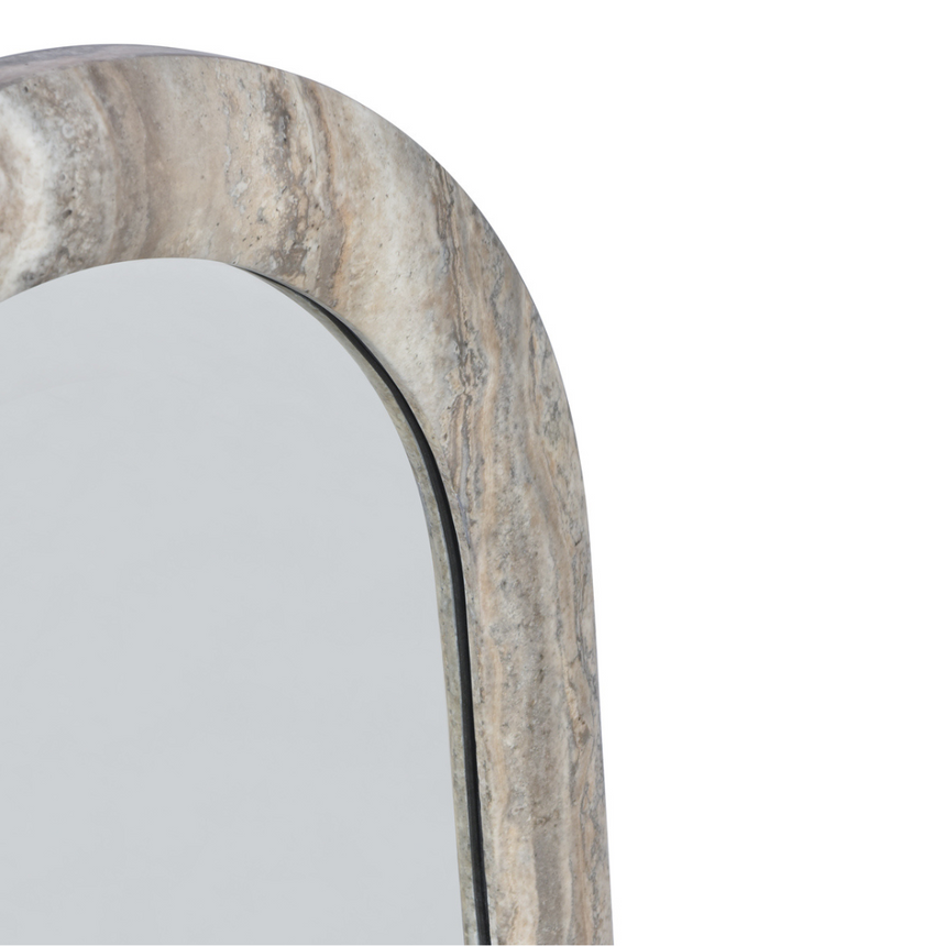 Nancy resin table lamp