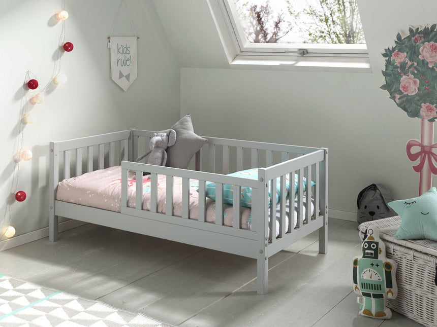 Peuterbed wooden children's bed 70x140