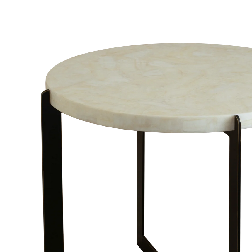 Fer metal storage table