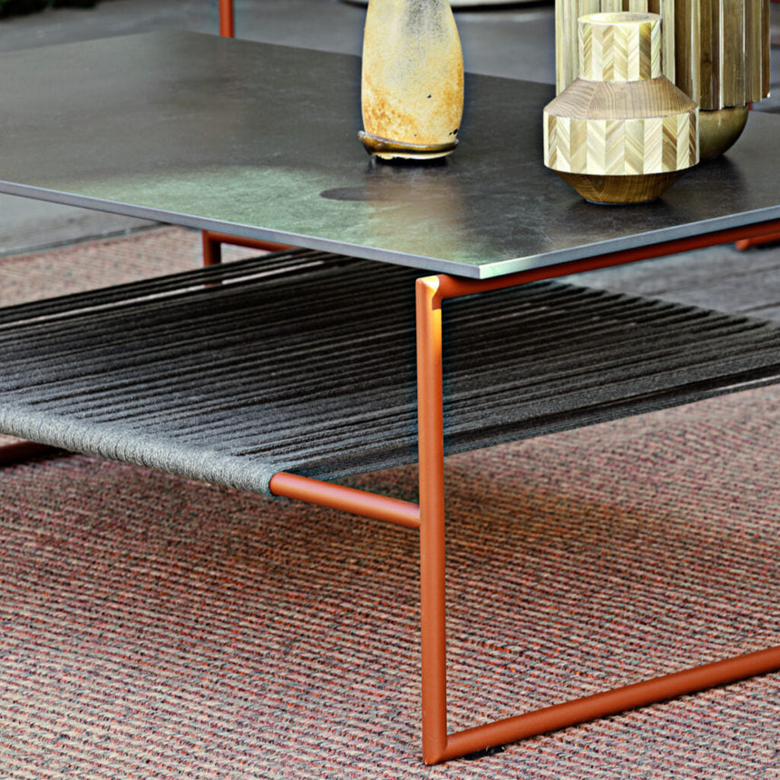 Pipe kerti dohányzóasztal