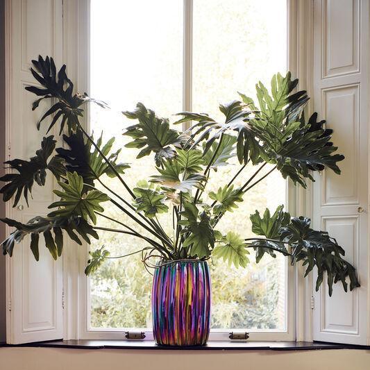 Curvy ceramic flower pot