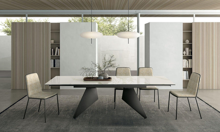 Bolina dining table