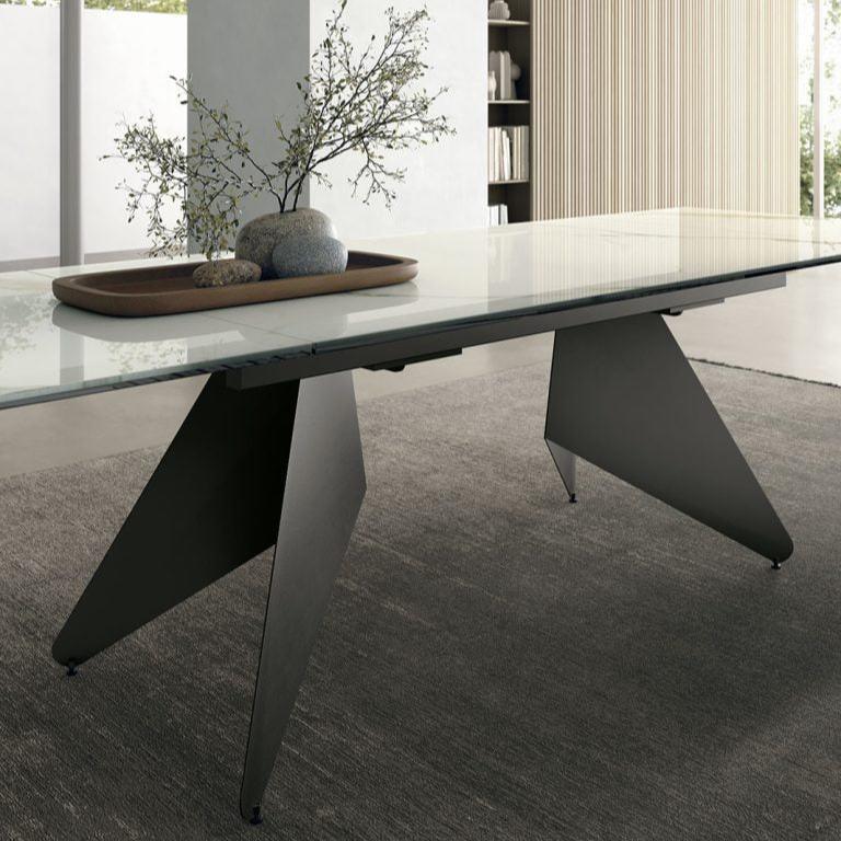 Bolina dining table