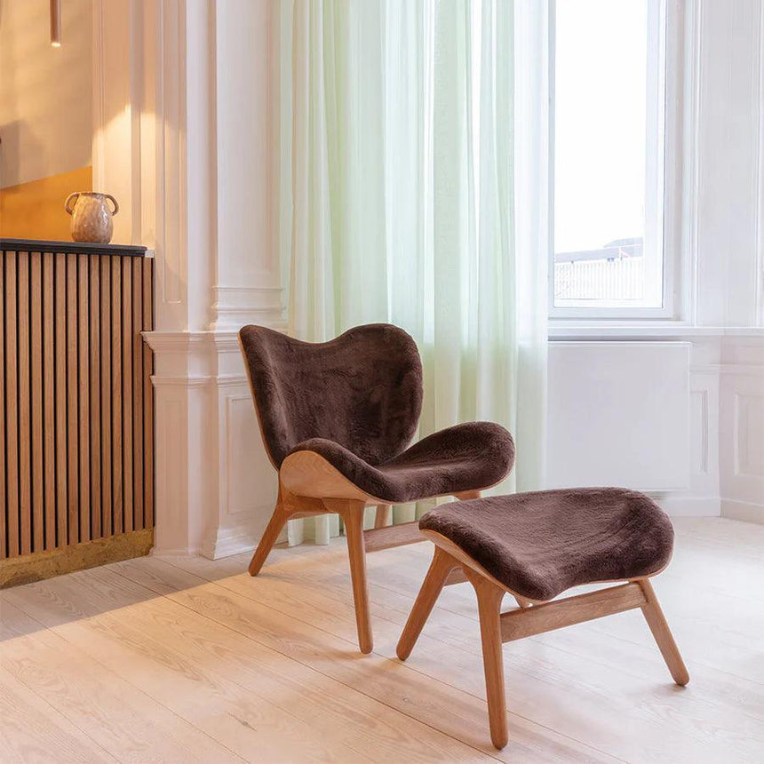 A Conversation Piece műszőrme fotel natúr kerettel