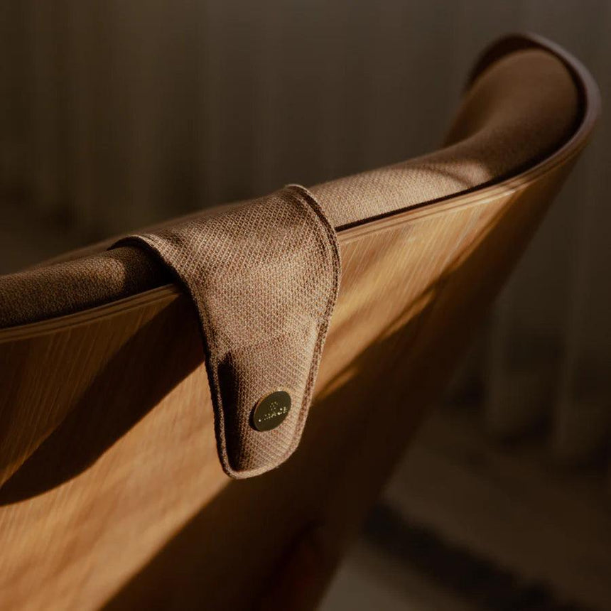 A Conversation Piece szövet fejtámla