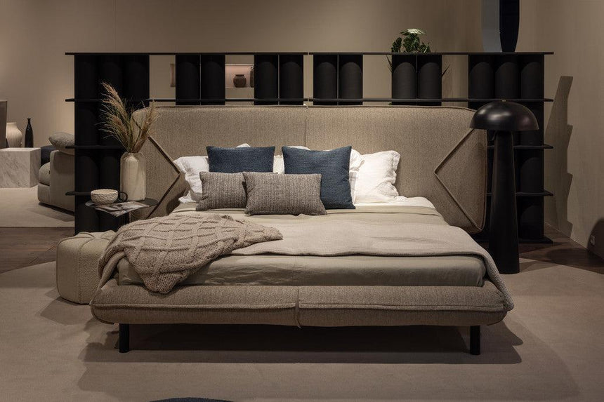 Round bed frame