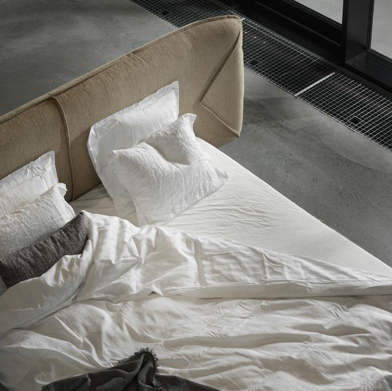 Round bed frame