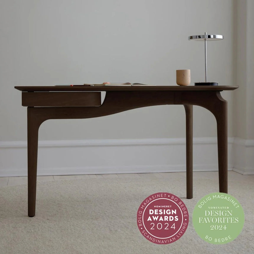 Duende fa íróasztal