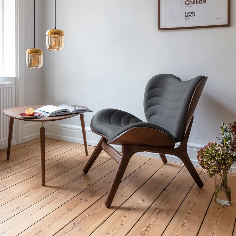 Hang Out fa dohányzóasztal arany kerettel