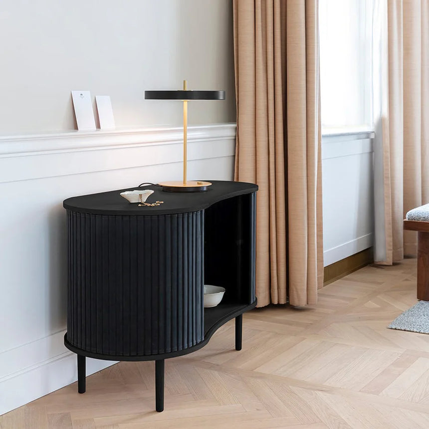 Audacious textilbőr kabinet fekete kerettel 67×100