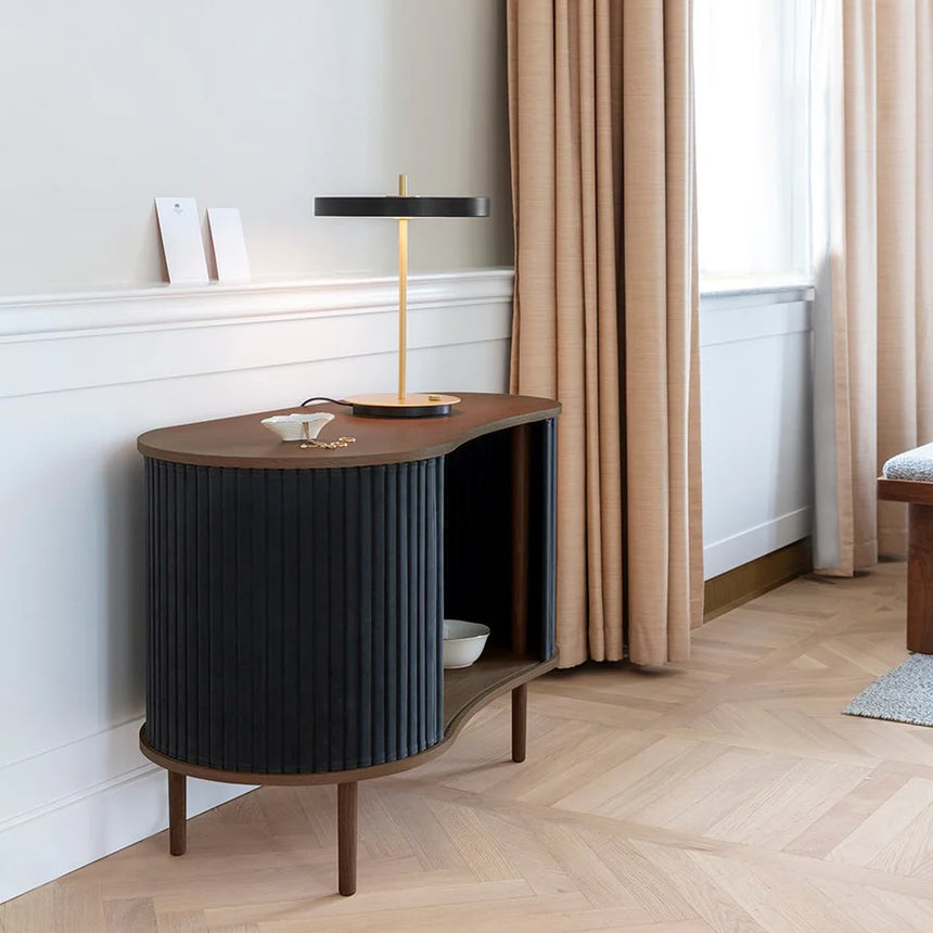 Audacious textilbőr kabinet sötétbarna kerettel 67×100