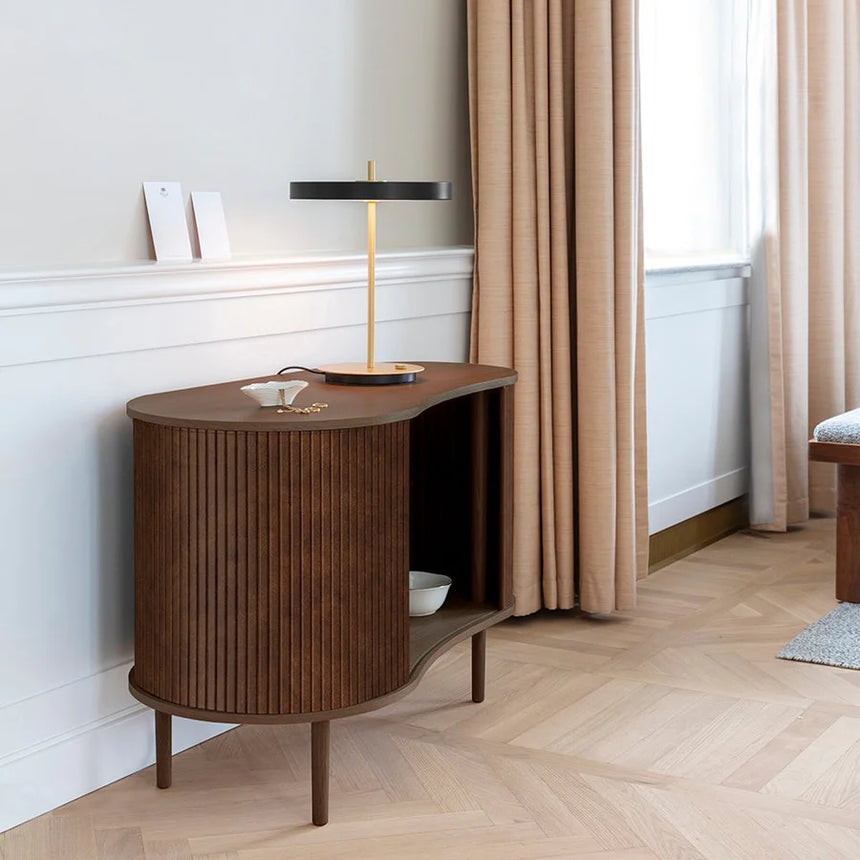 Audacious textilbőr kabinet sötétbarna kerettel 67×100