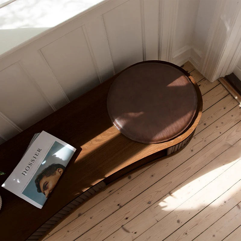 Audacious fa TV szekrény sötétbarna kerettel textilbőr ajtóval