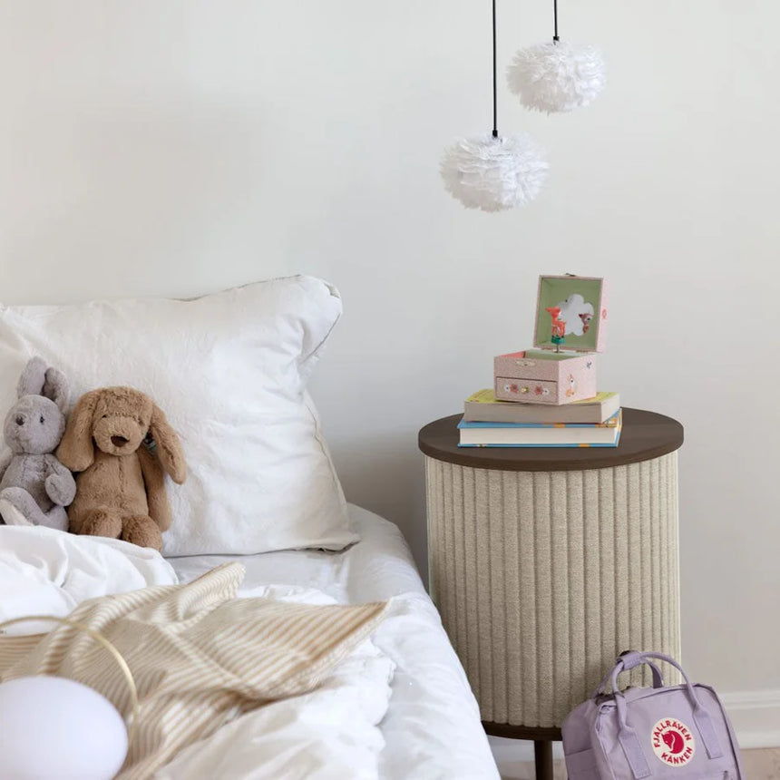 Audacious fa éjjeliszekrény sötétbarna kerettel