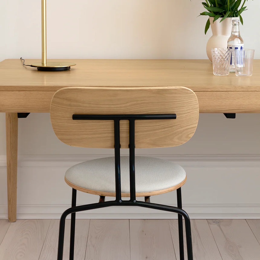 Curious fa szék szövet párnával fekete lábbal