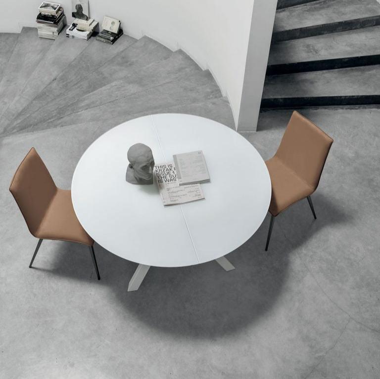 Zoe dining table