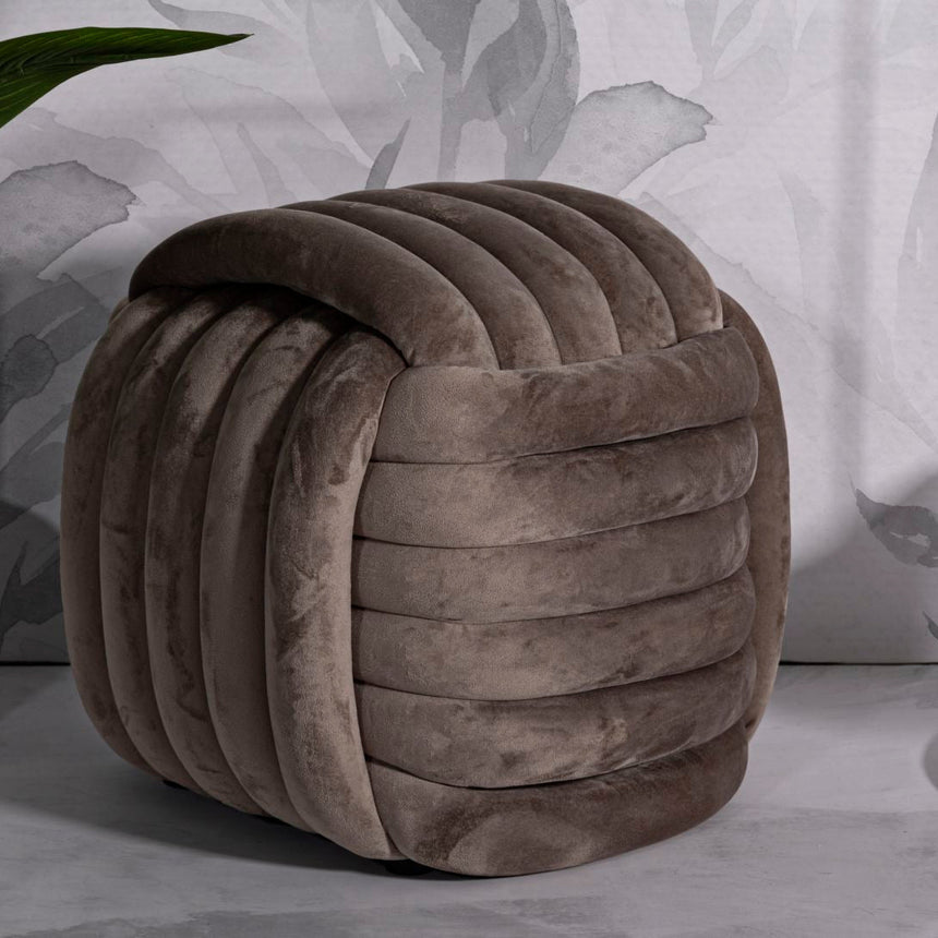 Softy velvet pouf
