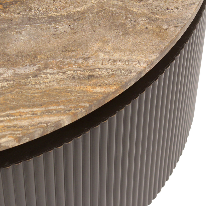 Russo dohányzóasztal – Travertin és sárgaréz elegancia