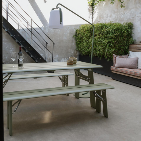 Avenue fa összecsukható kerti asztal