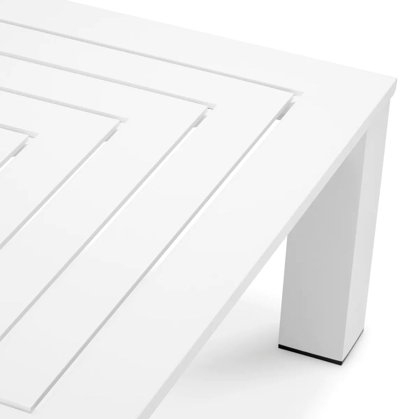 Vistamar metal garden coffee table