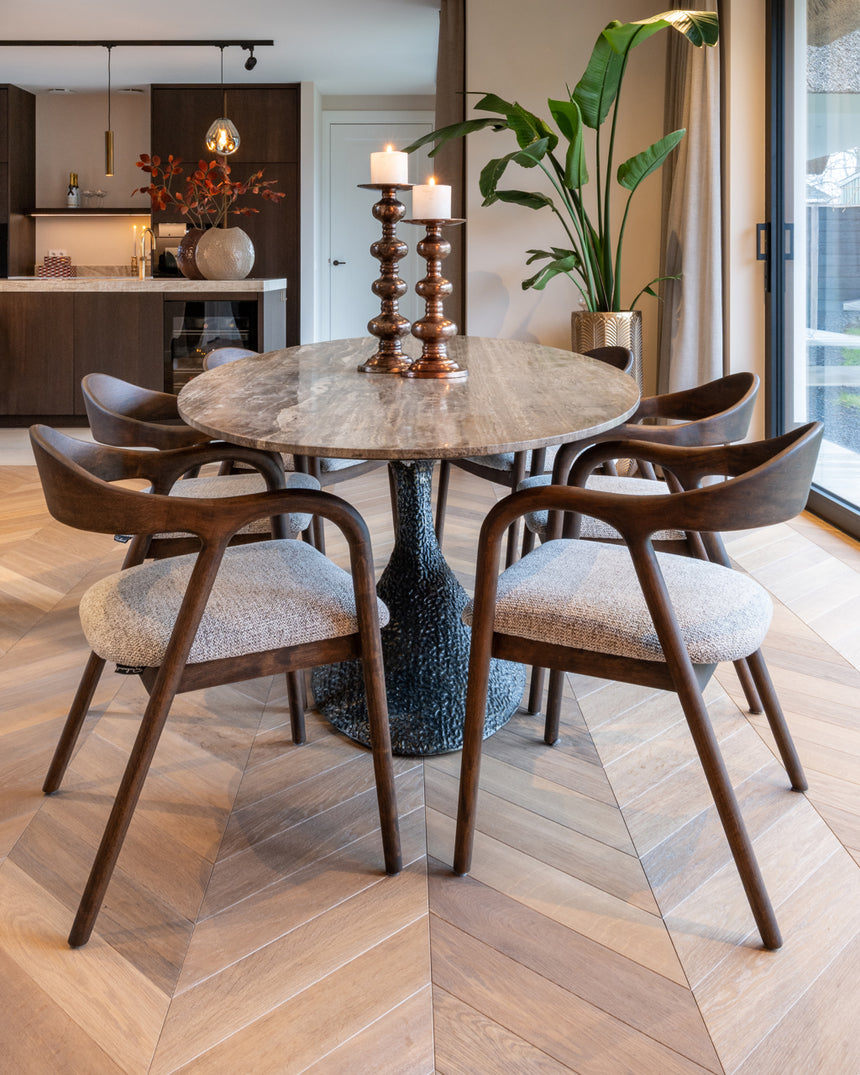 Russo ovális étkezőasztal – Travertin mészkő fedlappal és alumínium vázzal