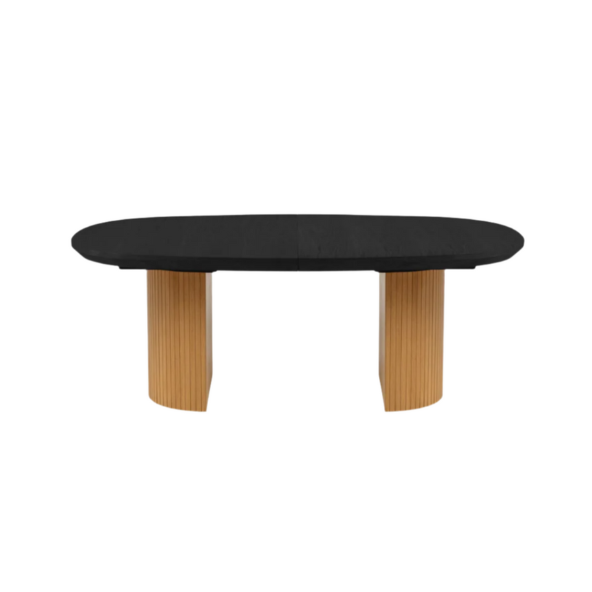 Nido extendable wooden dining table with natural legs