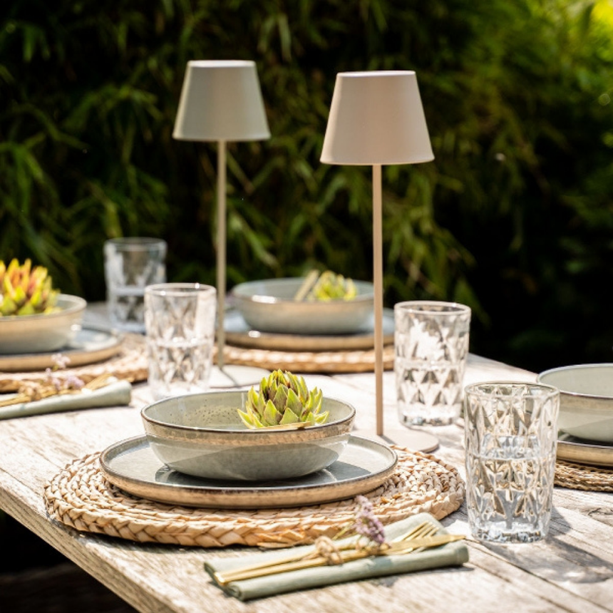 Lys fém asztali lámpa