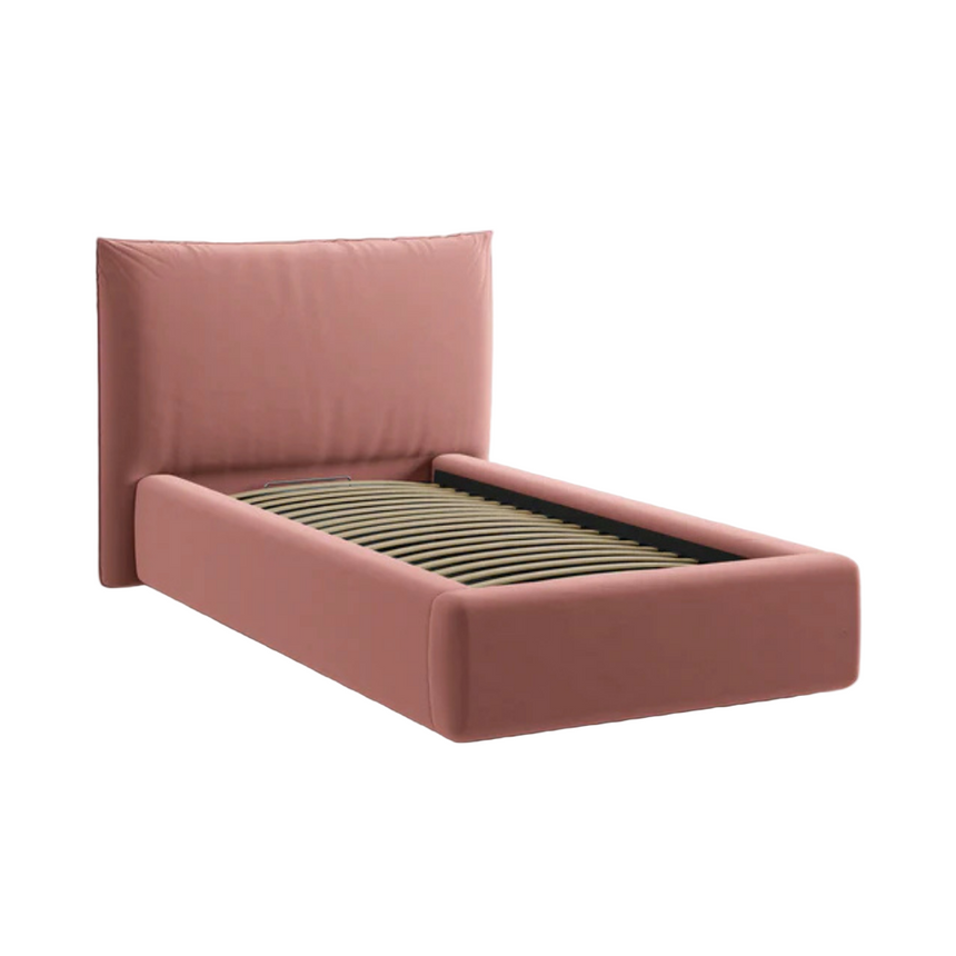 Kaelle bársony ágy
