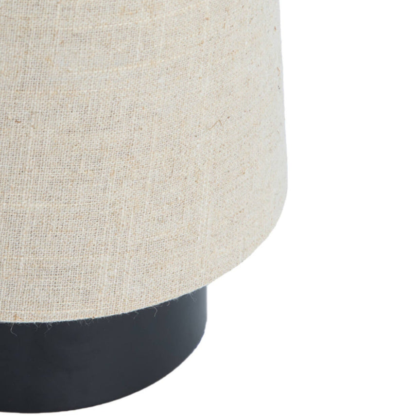 Howie szövet asztali lámpa fekete láb