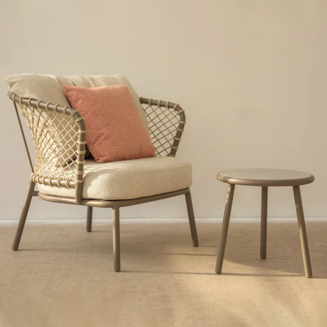 Roig kő kerti lerakóasztal