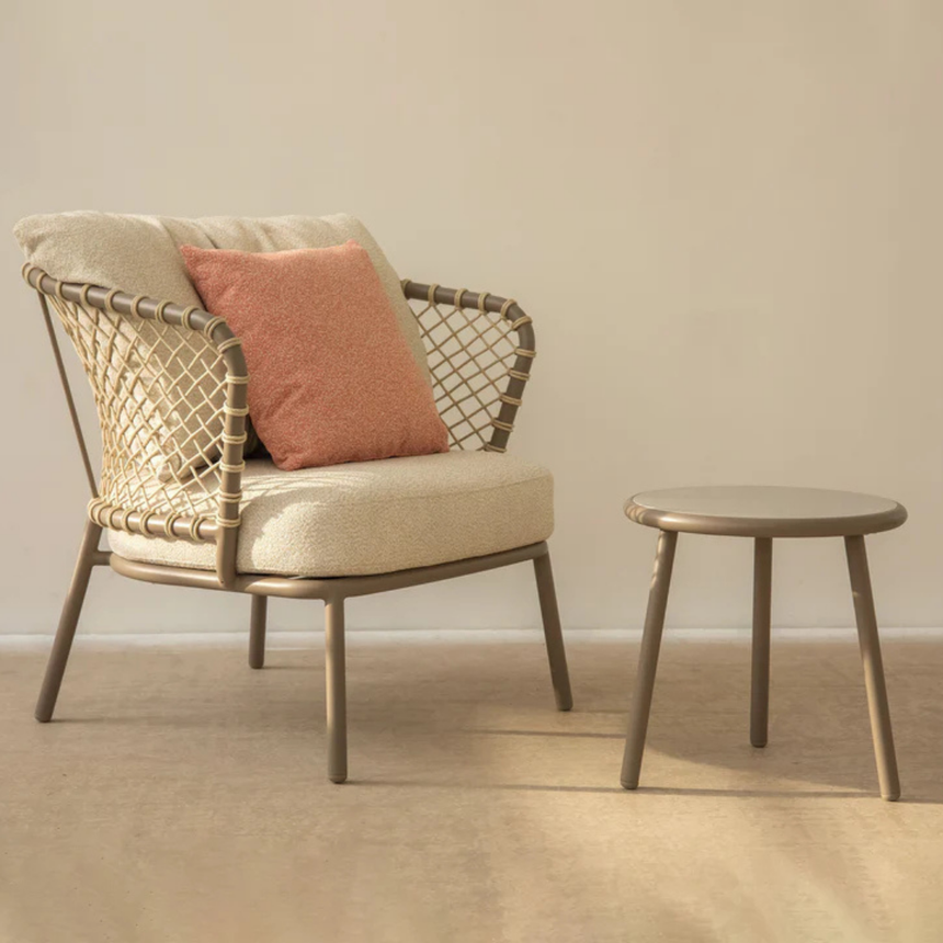 Roig kő kerti lerakóasztal